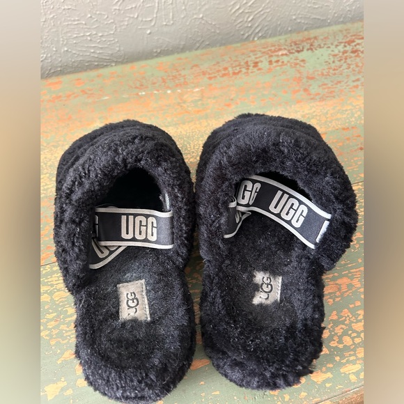 UGG Women’s Pluff Yeah Slide Black Size 9 - Picture 3 of 6